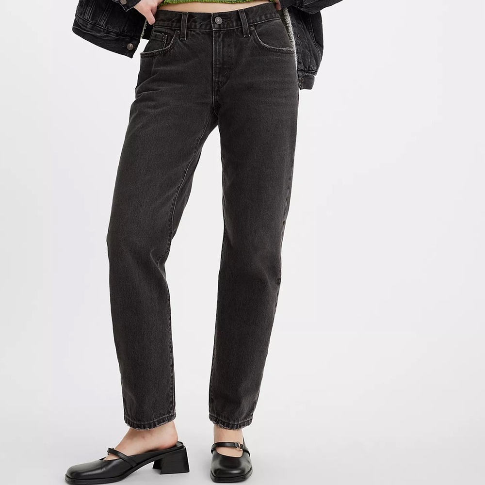Levi’s black jeans